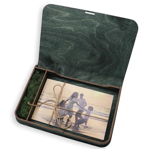 woodmanucom Foto Aufbewahrungsbox mit Deckel Gravur mit moos, Holzkiste Fotokiste, Holzbox Geschenkbox, Box für Fotos, Fotoalbum-Box Aufbewahrungsbox Holz Personalisiert (13x18, Bottle Green) von woodmanucom