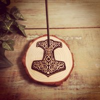 Räucherstäbchen-Halter Gelaserte Baumscheibe Holz R38 von wwwBastelholicde