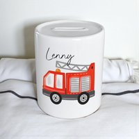 Personalisierte Spardose Feuerwehrauto - Mit Name Bedruckt Keramik Sparbüchse Für Kinder Geschenk Zum Geburtstag Oder Zur Einschulung Personalisierte Spardose Feuerwehrauto - Mit Name Bedruckt Keramik Sparbüchse Für Kinder Geschenk Zum Geburtstag Oder Zur Einschulung von xxxBESONDERSxxx