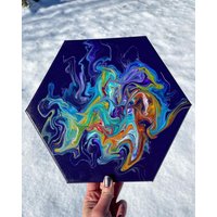 Soul Dancing - Original Uv Reaktiv Neon Acryl Pour 10" Hexagon Streched Canvas Soul Dancing - Original Uv Reaktiv Neon Acryl Pour 10" Hexagon Streched Canvas von y0ungLunatic