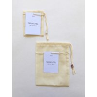 Kleiner Teebeutel Aus Bio-Baumwolle Mit Keramikperle Natur von yogafeels