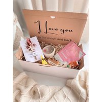 Geschenkset | Wellnesbox Geschenkbox Geburtstagsgeschenk „Youandyourbluemchen's Finest" Valentinsgeschenk Valentinstag Geschenkset | Wellnesbox Geschenkbox Geburtstagsgeschenk „Youandyourbluemchen's Finest" Valentinsgeschenk Valentinstag von youandyourbluemchen