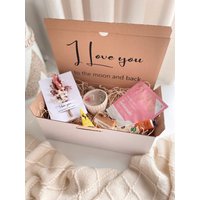 Geschenkset | Wellnesbox Geschenkbox Geburtstagsgeschenk „Youandyourbluemchen's Finest" Valentinsgeschenk Valentinstag Geschenkset | Wellnesbox Geschenkbox Geburtstagsgeschenk „Youandyourbluemchen's Finest" Valentinsgeschenk Valentinstag von youandyourbluemchen
