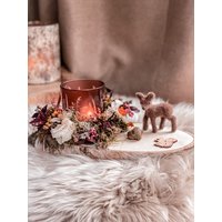 Trockenblumenkranz "Ein Rehlein Steht Im Walde" Mit Windlicht Und Birkenscheibe Trockenblumenkranz "Ein Rehlein Steht Im Walde" Mit Windlicht Und Birkenscheibe von youandyourbluemchen