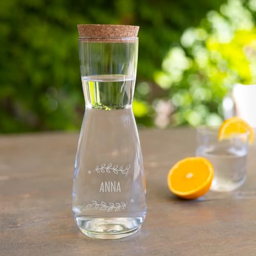 Glaskaraffe mit Gravur - 1 Liter Wasserkaraffe personalisiert mit Namen oder Botschaft und verschiedenen Designs, spülmaschinenfest mit Korkdeckel von your surprise