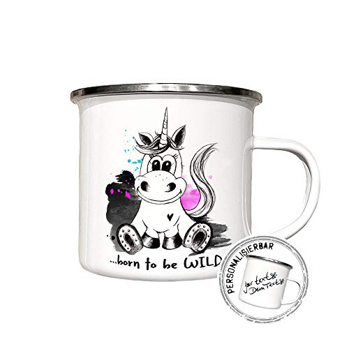 zAcheR-fineT-design Emaille Tasse personalisiert mit NAME o WUNSCHTEXT - Campingbecher EINHORN - Spruch Born to be wild - weiß mit Motiv - Kaffeetasse - Lustige Tasse Kinder u Erwachsene Geschenk von zAcheR-fineT-design