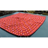 Kleine Tischdecke Oder Farbiger Oma-Teppich Aus 100 % Rot-Orange Durchbrochener Baumwolle von zanatanii