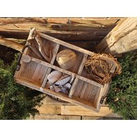 Serviertablett Im Landhausstil Aus Altholz Mit 6 Herausnehmbaren Fächern - Tassenregal von zeitliebe