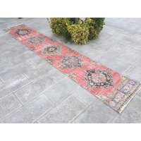 Vintage Oushak Teppich Läufer Handgewebte Wolle, Mattes Rot, Langer Schmaler von zkrugs