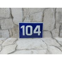 Türschild, Porzellan Hausnummer 104, Adressnummer Für Haus, Emaille Schild, Adressschild, Haus Vintage Schild von zografa