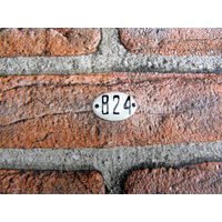 Vintage Emaille Hausnummer 824 Weiße Und Schwarze Adressplakette Vintage Emaille Hausnummer 824 Weiße Und Schwarze Adressplakette von zografa