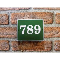 Vintage Hausnummer 789 Aus Emaille Grün-Weißes Metall Straßenschild Vintage Hausnummer 789 Aus Emaille Grün-Weißes Metall Straßenschild von zografa