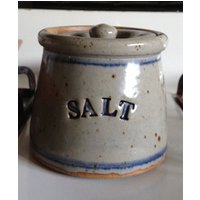 steinzeug Salzstreuer Mit Deckel steinzeug Salzstreuer Mit Deckel von zotterthepotter