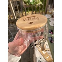 Doppelwandige Glastasse Mit Deckel | Kaffetasse Teetasse Personalisiert Handbemalt Glas Namen Oder Spruch Doppelwandige Glastasse Mit Deckel | Kaffetasse Teetasse Personalisiert Handbemalt Glas Namen Oder Spruch von zwergenmonster