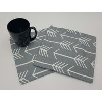 Pfeil Grau Gesteppte Topflappen - 2Er Set Und Kostenloser Versand von zzMiniQuilts